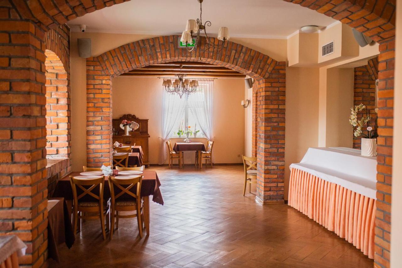 Hotel Przedzamcze Dzialdowo Exterior foto